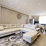 Valbona Apartament's 1 فلورا
