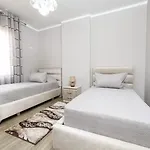 Valbona Apartament's 1 شقة *